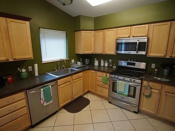 3rd image of 2417 Lindsborg Dr