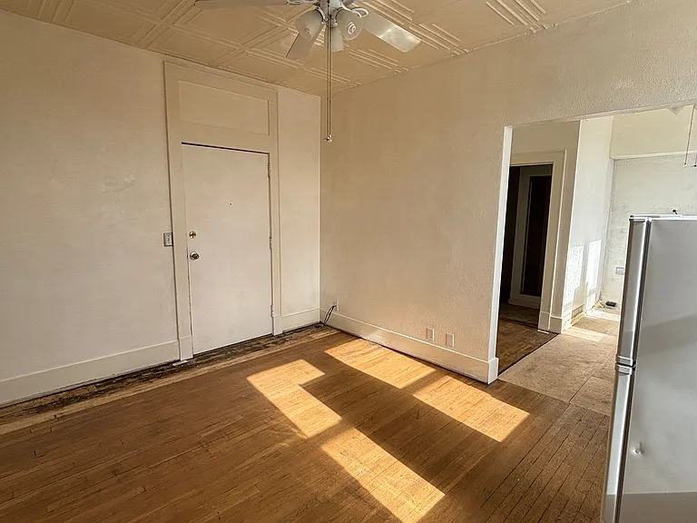 1 bed, 1.0 bath, 375 sqft, $850 — Photo 1