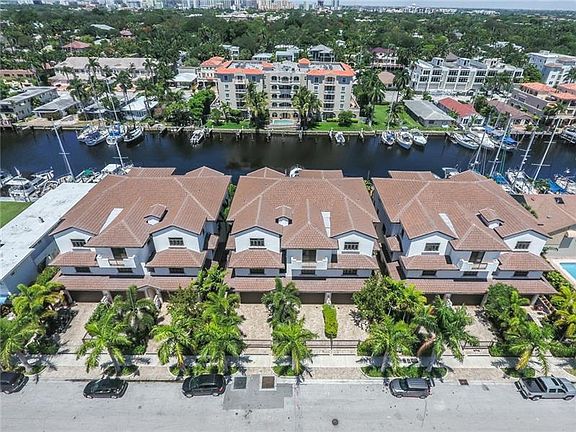 3rd image of 97 Isle Of Venice Dr