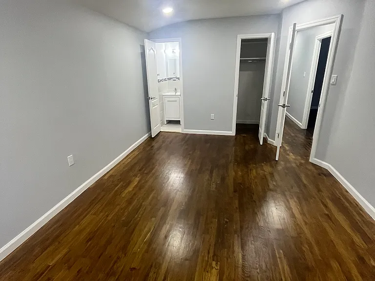 1237 E 68th St #2 — Photo 12