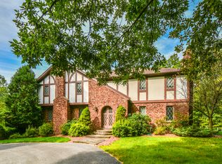 26 Rockledge Ln, New Milford, CT 06776