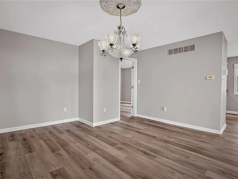 9704 Sundance Dr — Photo 10