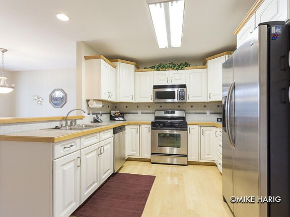 2nd image of 313 N Shoreside SE #1