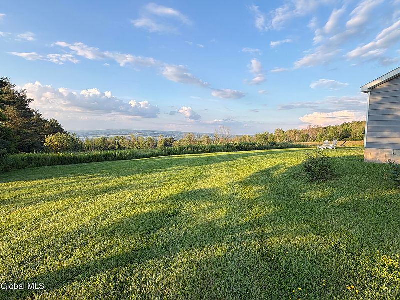5th image of 858 Oak Hill Road