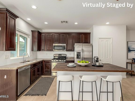 2nd image of 813 W LOVE Road