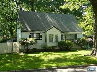 1608 Ardsley Ct, Teaneck, NJ 07666