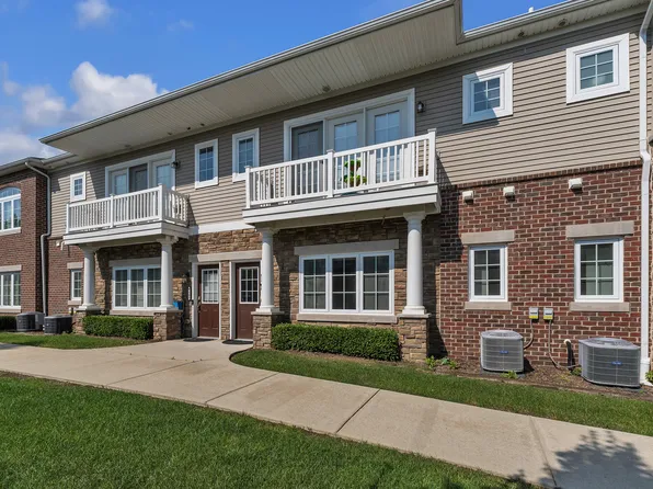 5633 Arbor Chase Dr, Ann Arbor, MI 48103