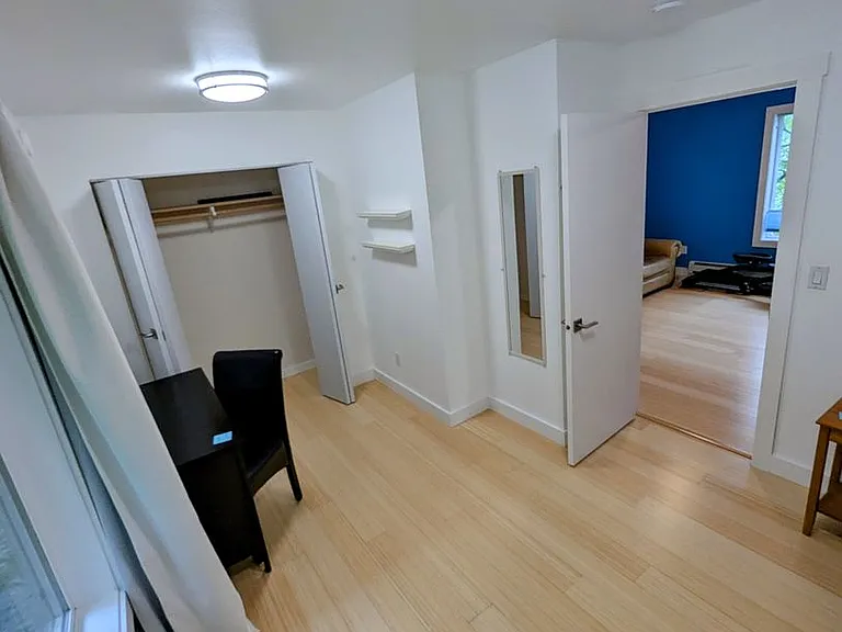 2981 Foster Ave — Photo 31