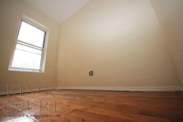 Rented by Kings Court Real Estate | media 51