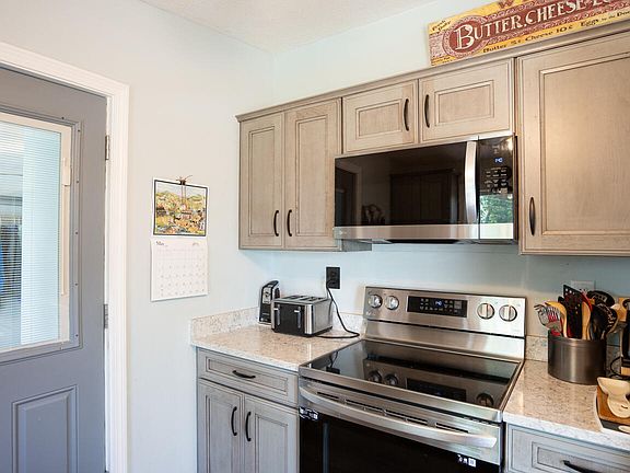 5th image of 594 Wilson Hill Road