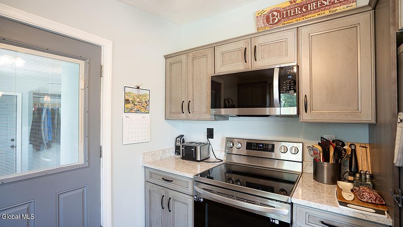 5th image of 594 Wilson Hill Road