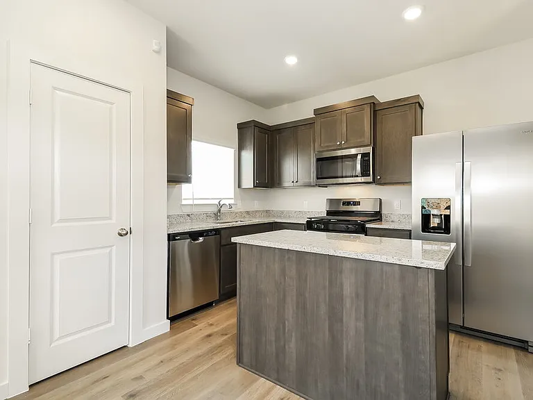 1500 Harvester Dr — Photo 7