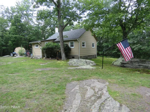 120 S Pecks Pond Rd, Dingmans Ferry, PA 18328