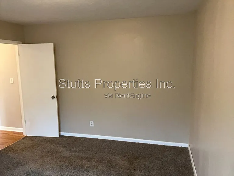 906 King Ave — Photo 15