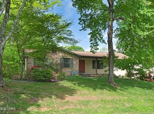 133 Hendrix Dr, Oak Ridge, TN 37830