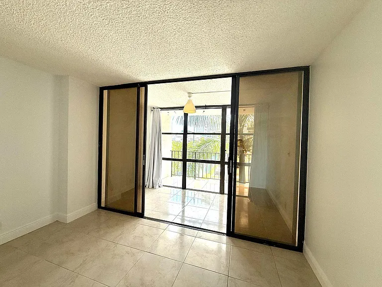 1000 Parkview Dr #316 — Photo 20