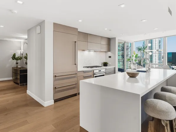 888 W East St Unit 1705, San Diego, CA 92101