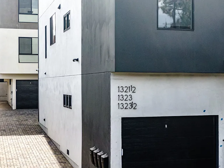 1321 Bates Ave #1323 — Photo 71