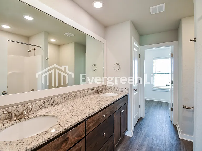 418 N Mojave St — Photo 4