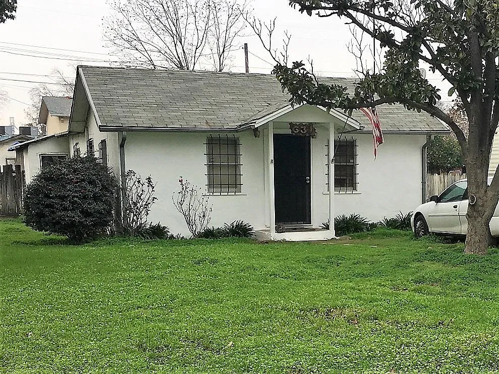 631 Thrasher Ave photo 1