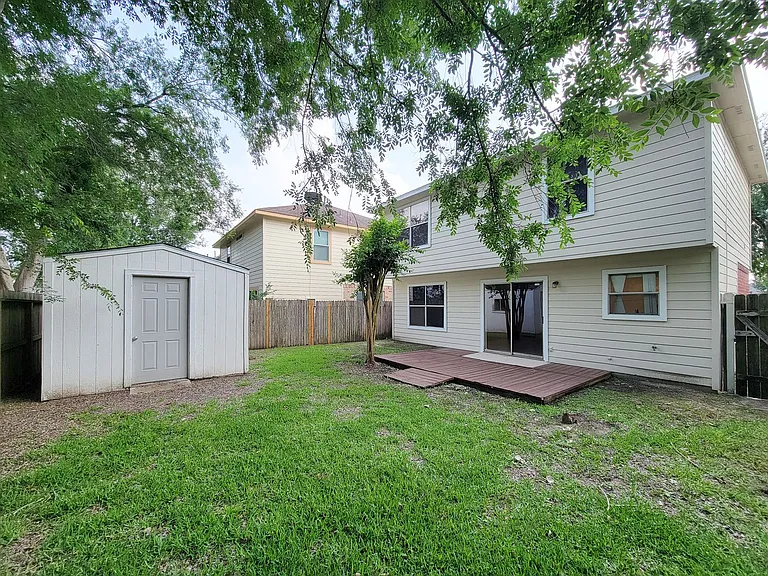 11810 Rolling Stream Dr — Photo 38