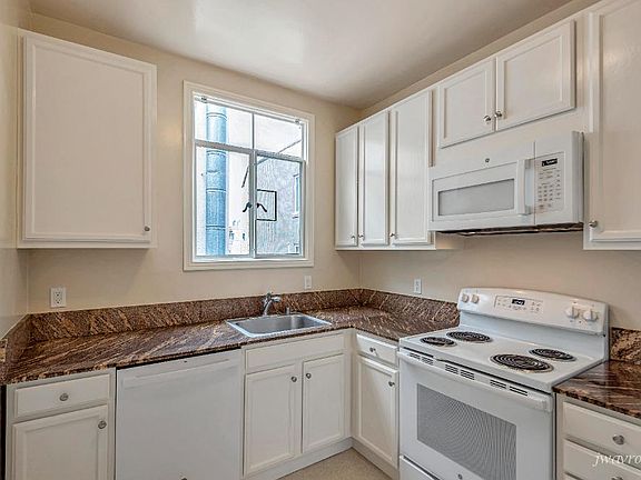 5th image of 3650 Fillmore St APT 201