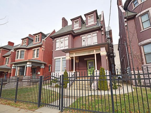 2nd image of 842 Lincoln Ave