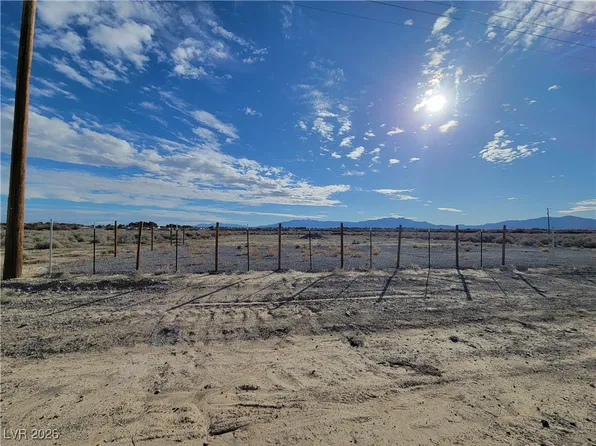 471 W Bell Vista Ave, Pahrump, NV 89060