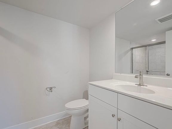 3rd image of 29447 Oxford Dr