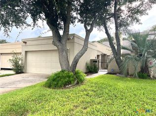 107 Santa Fe Dr, Rockport, TX 78382