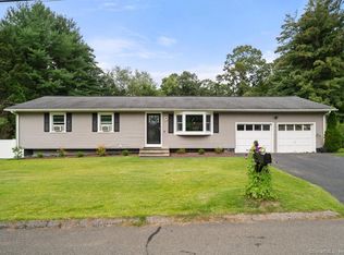41 Woodcrest Rd, Seymour, CT 06483