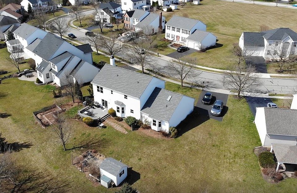 2nd image of 304 Morgan Way
