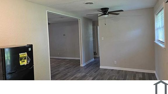 2nd image of 2806 Sharon Dr