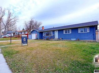 90 Valley Dr, Casper, WY 82604