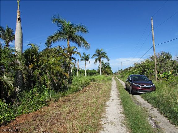 3rd image of 6271 Pinecrest Dr