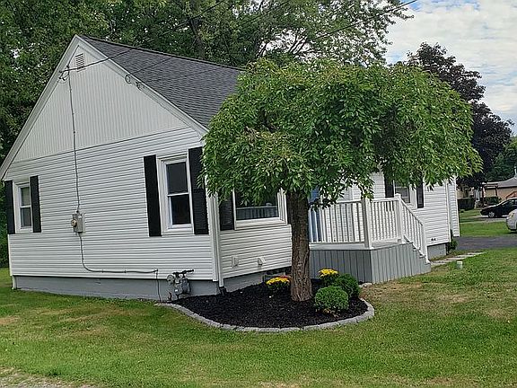 3rd image of 2743 Caledonia St