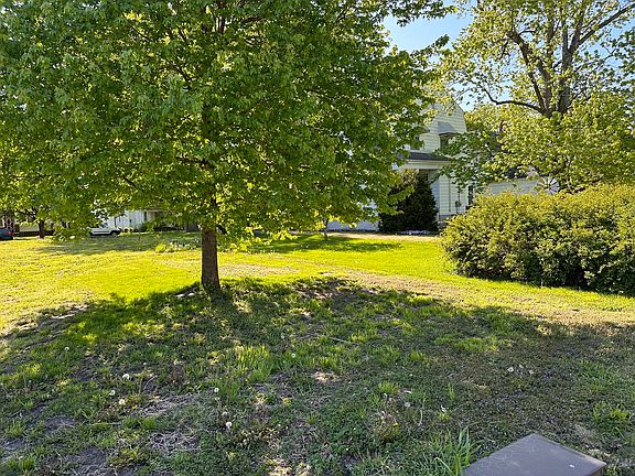 3rd image of 314 N Axtel Ave