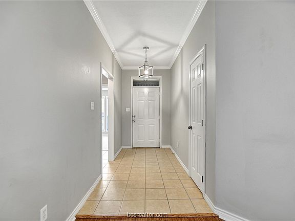 5th image of 3507 Farah Dr