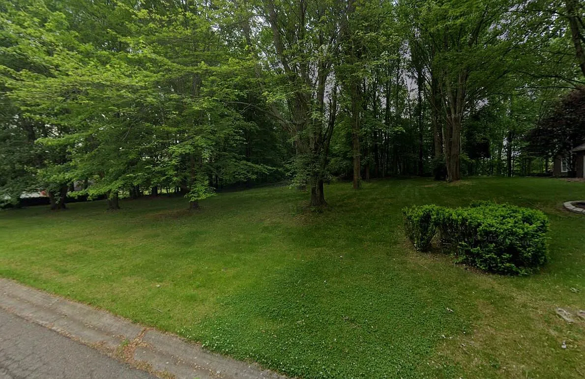 Steamburg Dr photo 1