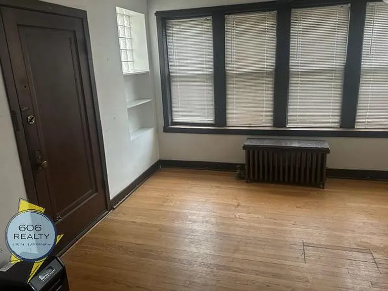 Beautiful Large Berwyn Apts on Wesley! — Photo 6