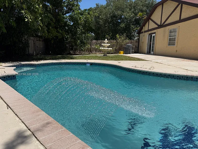 11143 Model Cir E — Photo 26
