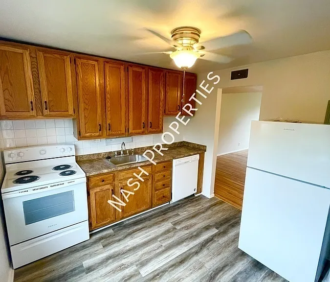 4334 McAdoo Ct #D — Photo 2