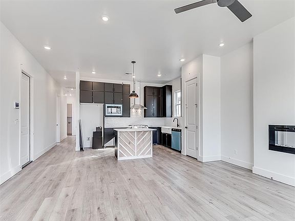 4th image of 2625 Crescent Ave