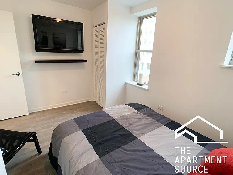 940 W Winona St #707 — Photo 5