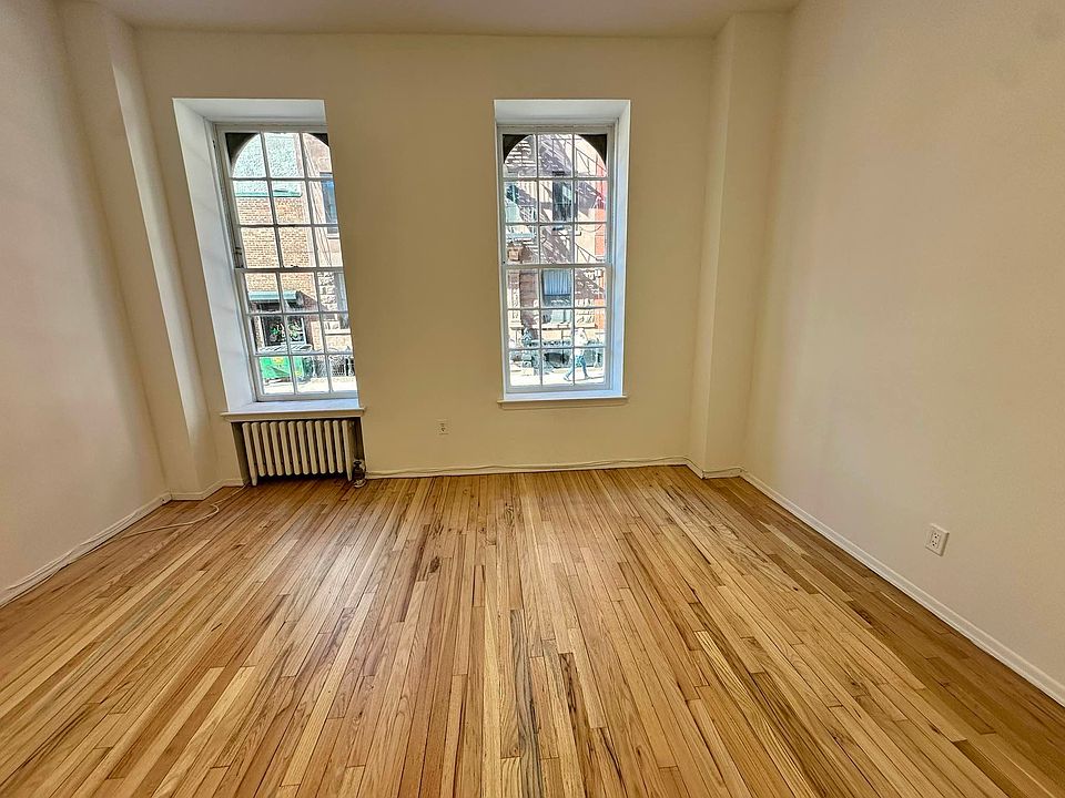 1st image of 32 Leroy St APT 1