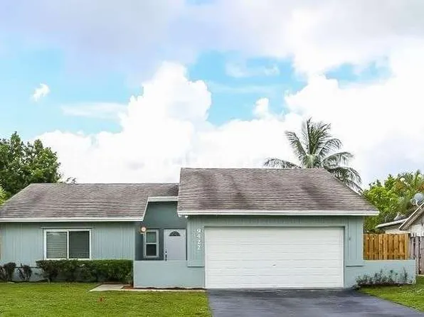 9422 Saddlebrook Dr, Boca Raton, FL 33496