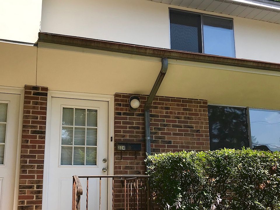 1st image of 224 W Park Ave
