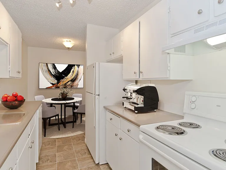 L208 University Dr NW — Photo 8