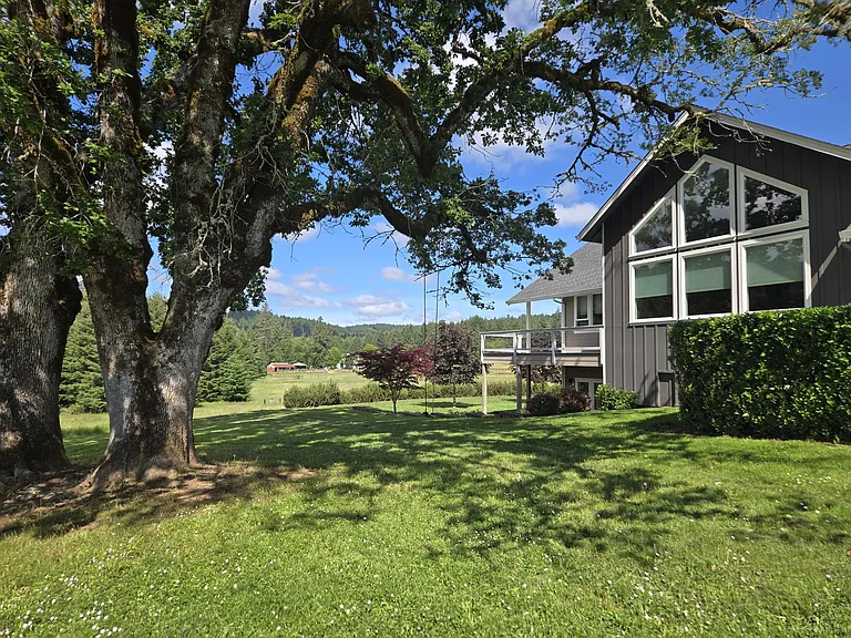 25154 Paradise Dr — Photo 3