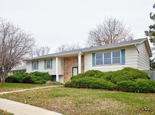 4283 Lakewood Dr, Norwalk, IA 50211